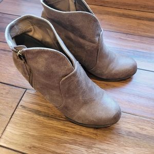 Ankle wedge bootie